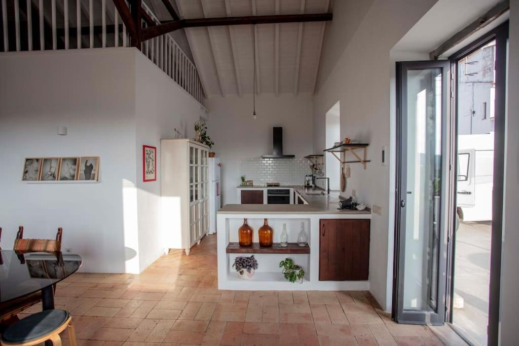 Casa Na Curva - Artists Corner Country House Lagos
