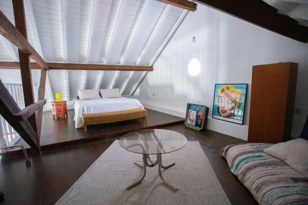 Casa Na Curva - Artists Corner Country House Villa Lagos